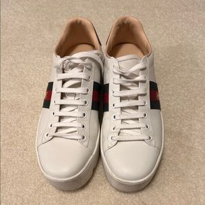 Gucci Women's White Sneakers with Red and Green Stripes